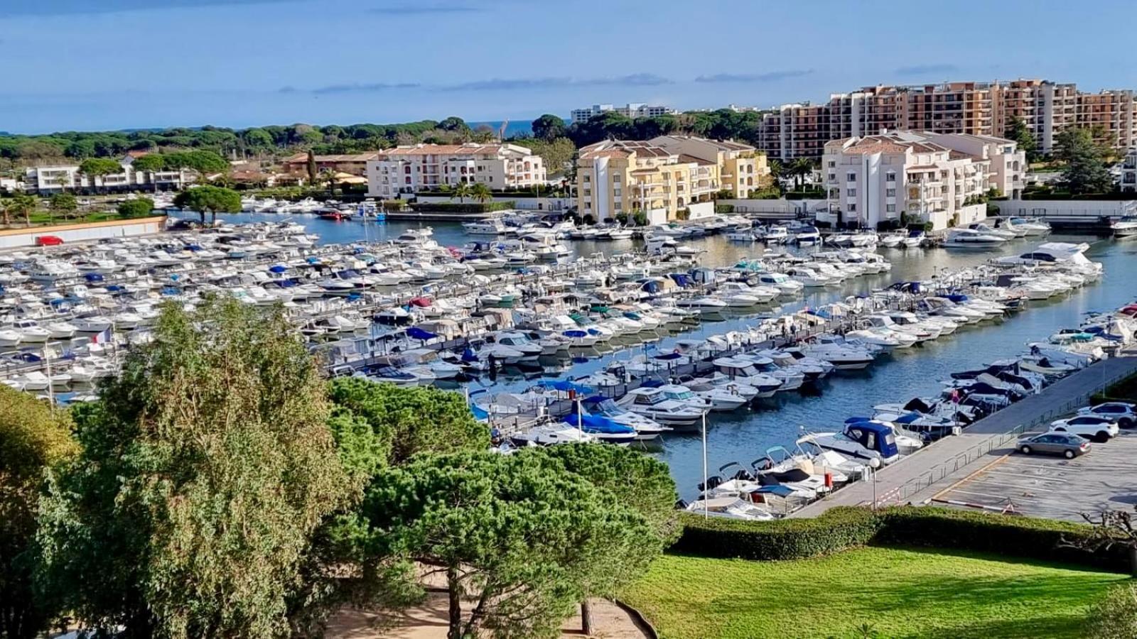 Studio Avec Vue Sur Marina Et Mer - 2 Adultes Et 1 Enfant Maximum Mandelieu Extérieur photo
